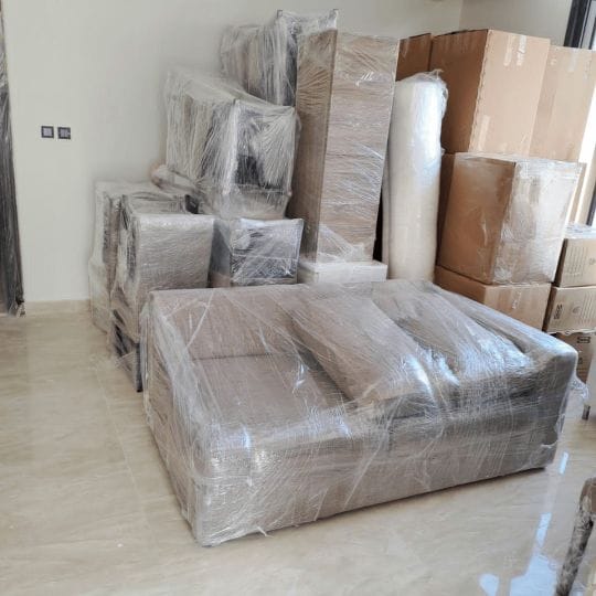 تغليف اثاث احترافي بالفقاعات الهوائية والاستريتش والكراتين